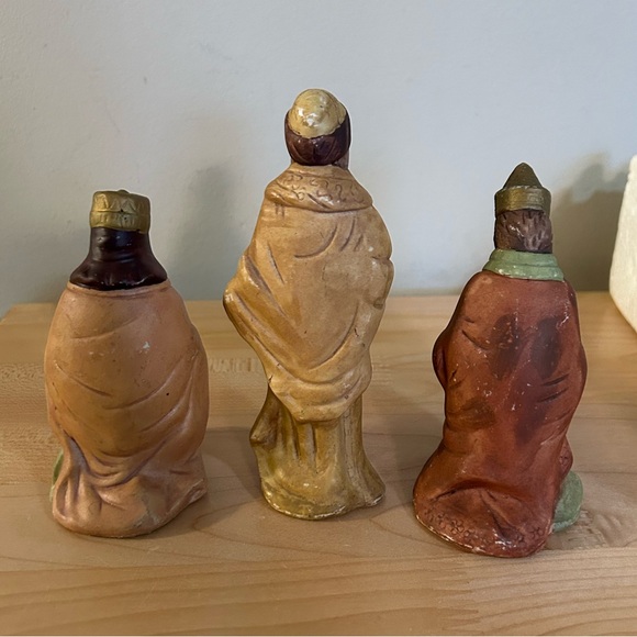 Porcelain 11-piece Nativity Set Figurines Mary Joseph Baby Jesus Wise Men Angel - Picture 3 of 10